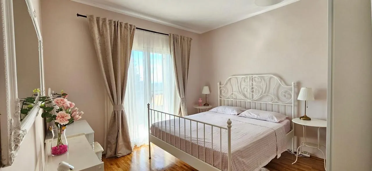 Holiday Apartment Arman Vizinada 0*,